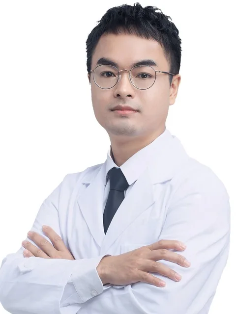 Attending Physician Chen Peng