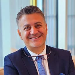 الدكتور ماهر توران